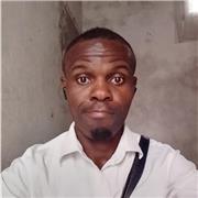 Coach d'anglais avec plus de 5 ans d'expérience offre des cours à distance ( en ligne) aux adulteset habite au Congo Brazzaville.